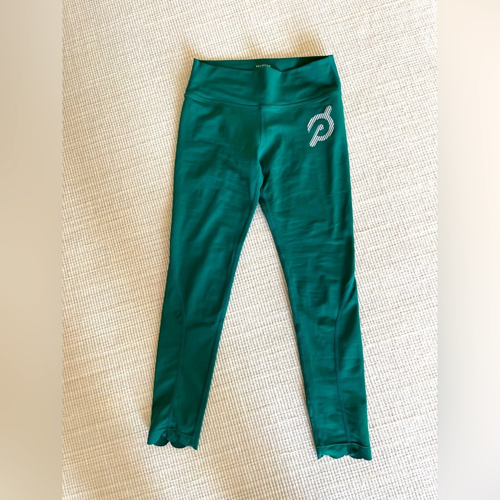Womens Peloton leggings.